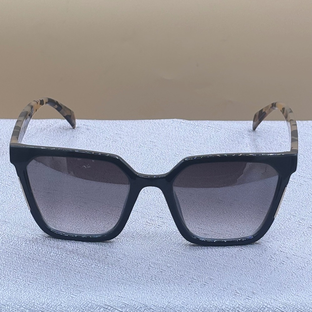 Laundry by Shelli Segal Women Black Square Sunglasses LS288 Tortoise Shell Arms